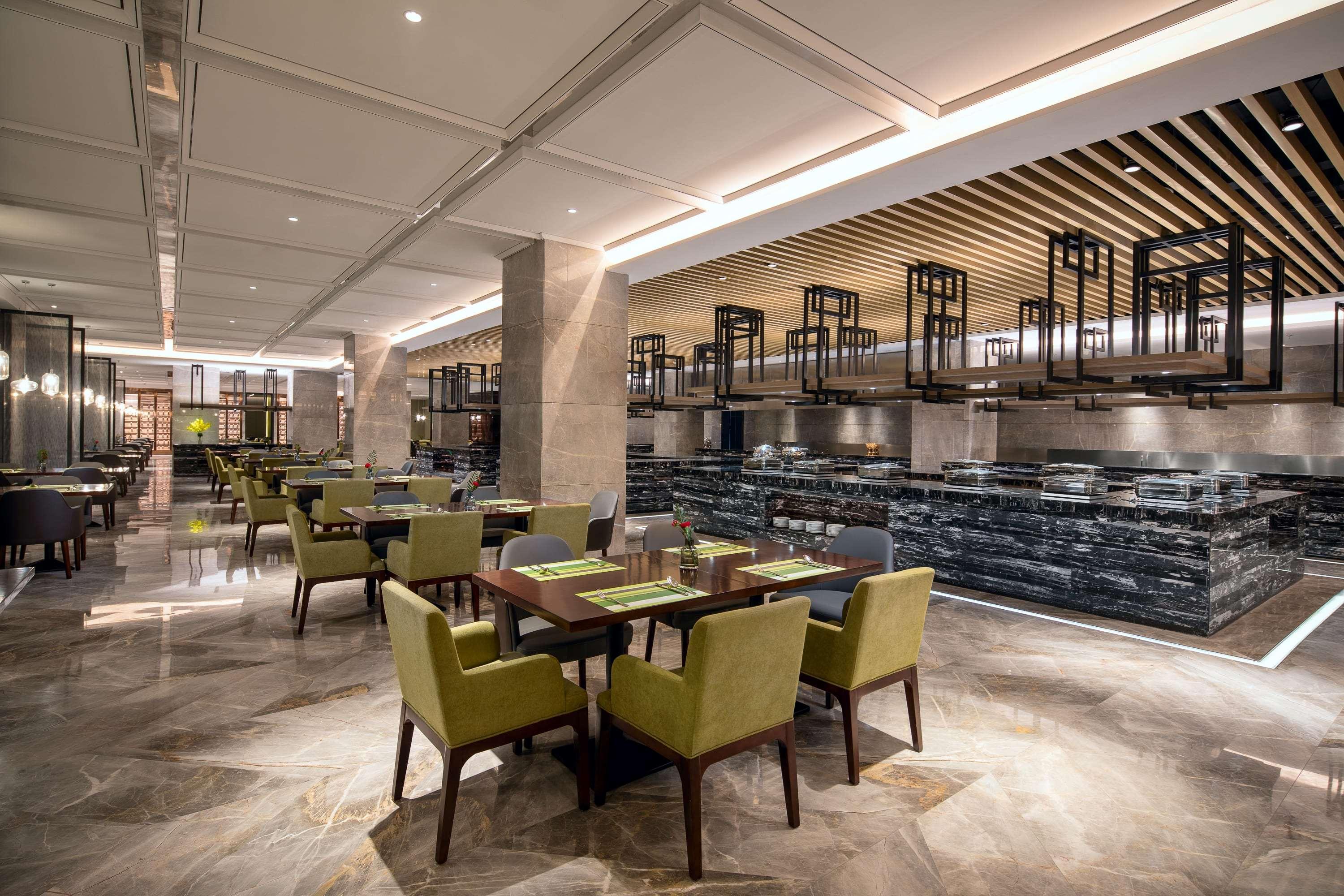 Ramada Wyndham Zhengzhou Xinzheng Hotel Xinzheng  Exterior photo
